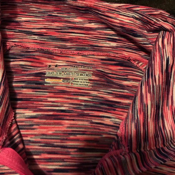 Under Armour semi-fitted dri-fit 1/4 zip sz XL - Picture 3 of 3